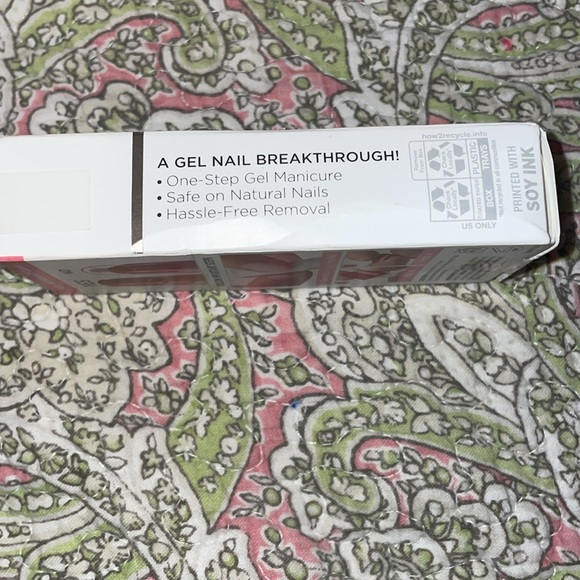 Bnib impress press-on manicure medium length. No glue needed. - Picture 3 of 6